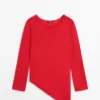 Asymmetrischer Strickpullover Asymmetrischer Strickpullover
