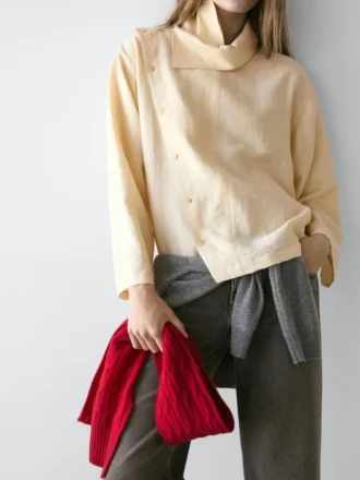 Asymmetrisches Hemd mit Knopfleiste Asymmetrisches Hemd mit Knopfleiste
