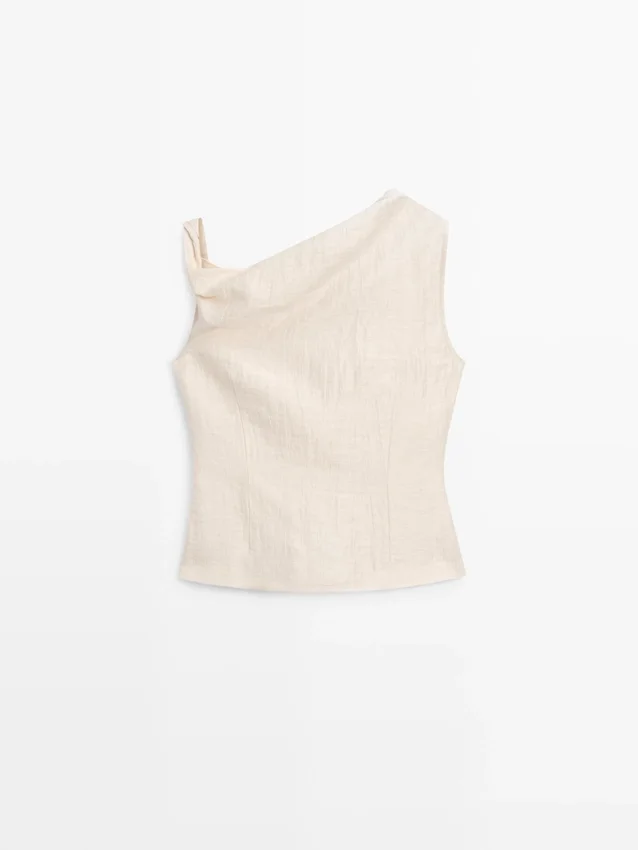 Asymmetrisches Oberteil mit Knotendetail Asymmetrisches Oberteil mit Knotendetail