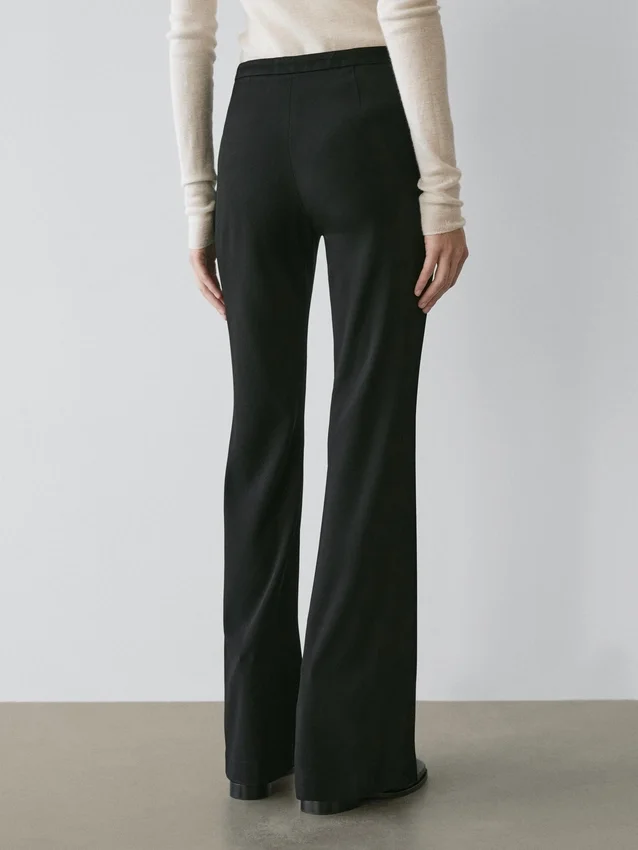 Ausgestellte Hose mit Tasche Ausgestellte Hose mit Tasche