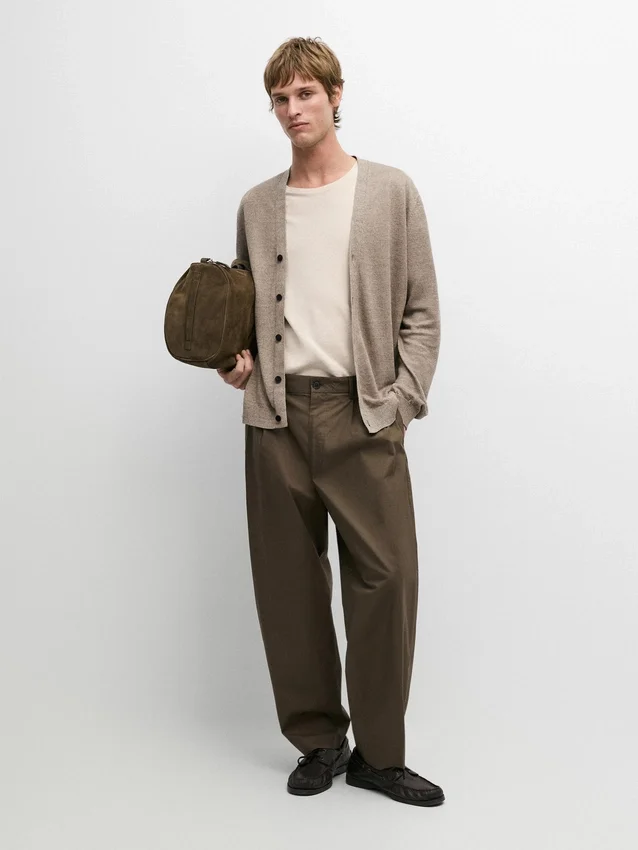 Baumwoll-Hose mit doppelten Abnähern Baumwoll-Hose mit doppelten Abnähern
