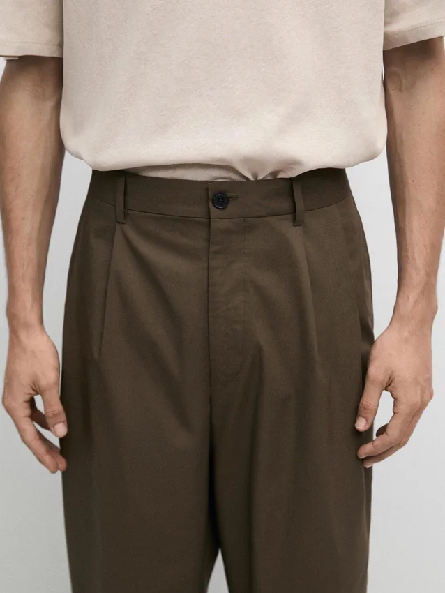 Baumwoll-Hose mit doppelten Abnähern Baumwoll-Hose mit doppelten Abnähern
