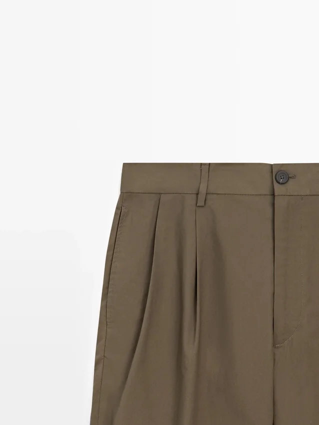 Baumwoll-Hose mit doppelten Abnähern Baumwoll-Hose mit doppelten Abnähern