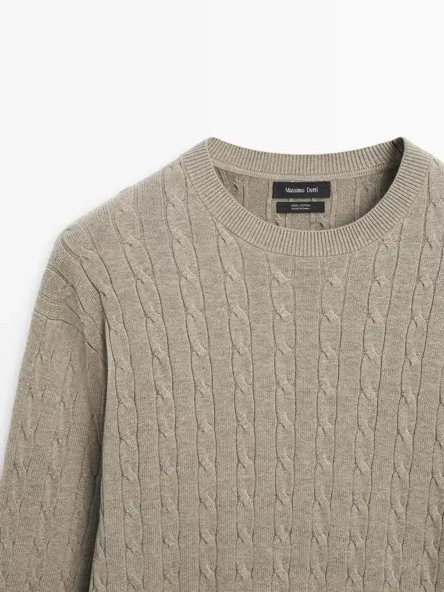 Baumwoll-Pullover mit Zopfmuster Baumwoll-Pullover mit Zopfmuster