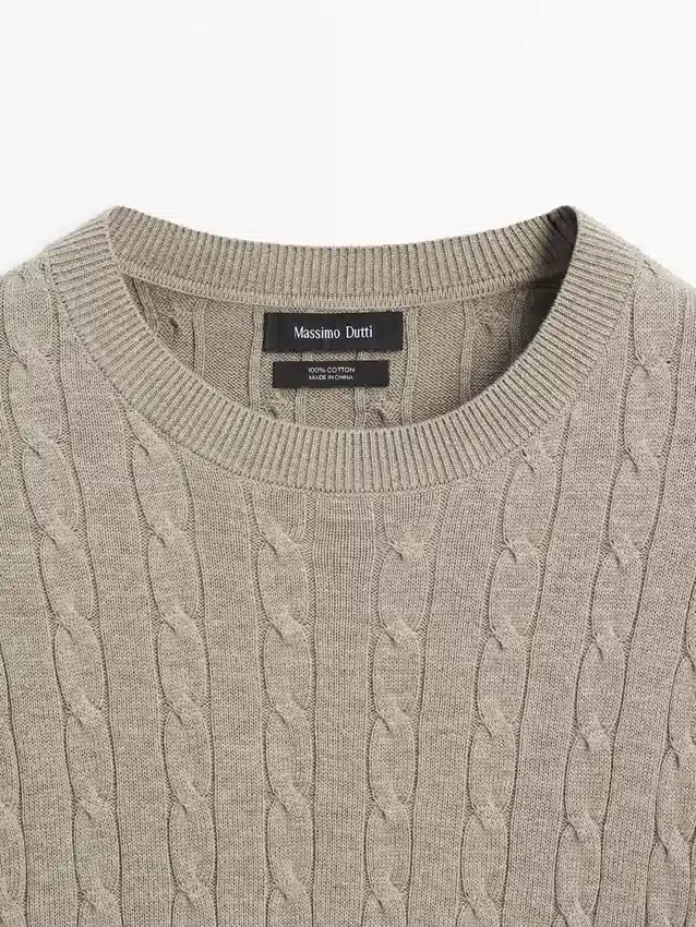 Baumwoll-Pullover mit Zopfmuster Baumwoll-Pullover mit Zopfmuster