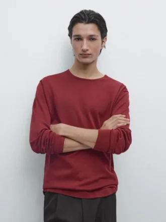 Baumwollstrickpullover mit Rundhalsausschnitt Baumwollstrickpullover mit Rundhalsausschnitt
