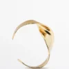 Breites, strukturiertes Armband Breites, strukturiertes Armband