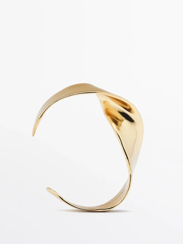 Breites, strukturiertes Armband Breites, strukturiertes Armband