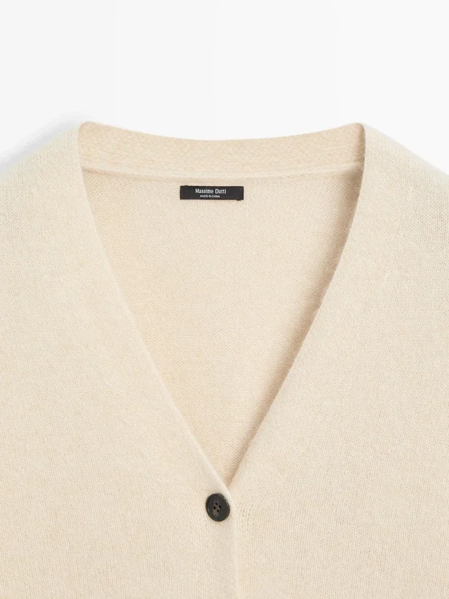 Cardigan aus Alpaka und Wolle mit V-Ausschnitt Cardigan aus Alpaka und Wolle mit V-Ausschnitt