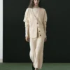 Cardigan aus Alpaka und Wolle mit V-Ausschnitt Cardigan aus Alpaka und Wolle mit V-Ausschnitt