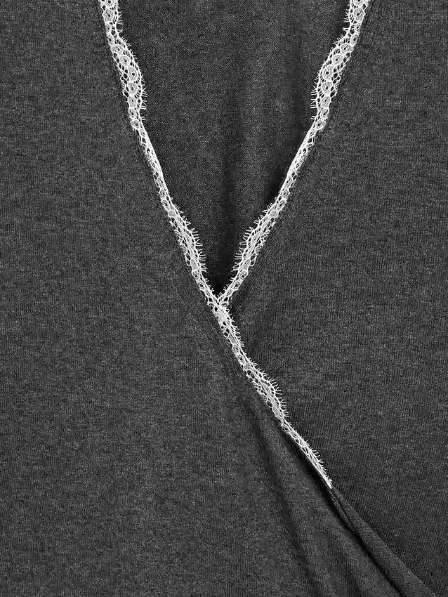Cardigan im Wickelstil mit Spitzendetails Cardigan im Wickelstil mit Spitzendetails