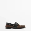 Deck-Schuhe aus kontrastierendem Leder Deck-Schuhe aus kontrastierendem Leder