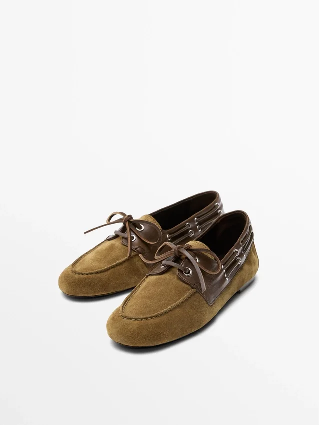 Deck-Schuhe aus kontrastierendem Leder Deck-Schuhe aus kontrastierendem Leder