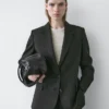 Extrafeiner Zweiknopf-Blazer aus Wolle Extrafeiner Zweiknopf-Blazer aus Wolle
