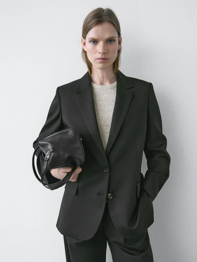Extrafeiner Zweiknopf-Blazer aus Wolle Extrafeiner Zweiknopf-Blazer aus Wolle