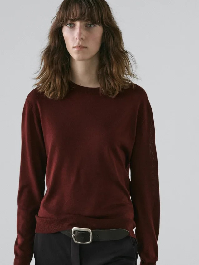 Feinstrick-Pullover mit Rundhalsausschnitt aus 100 % Wolle Feinstrick-Pullover mit Rundhalsausschnitt aus 100 % Wolle