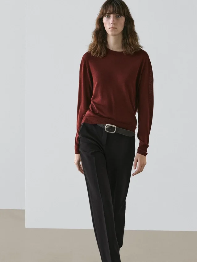 Feinstrick-Pullover mit Rundhalsausschnitt aus 100 % Wolle Feinstrick-Pullover mit Rundhalsausschnitt aus 100 % Wolle