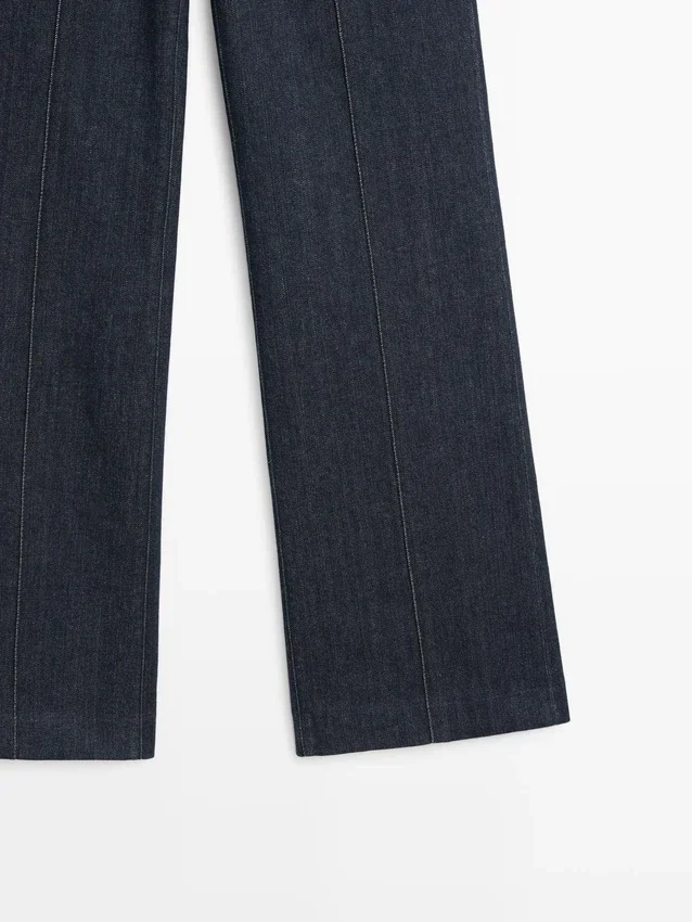 Flare-Fit-Jeans mit hoher Taille und Taschen Flare-Fit-Jeans mit hoher Taille und Taschen