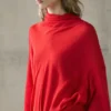 Fließende Bluse mit drapiertem Kragen Fließende Bluse mit drapiertem Kragen