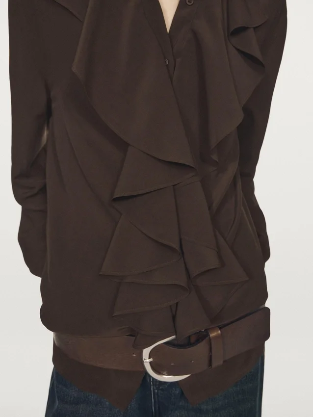 Fließende Bluse mit Rüschen Fließende Bluse mit Rüschen