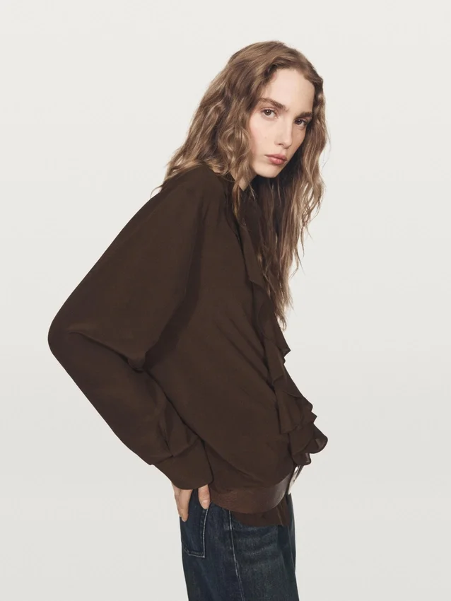 Fließende Bluse mit Rüschen Fließende Bluse mit Rüschen