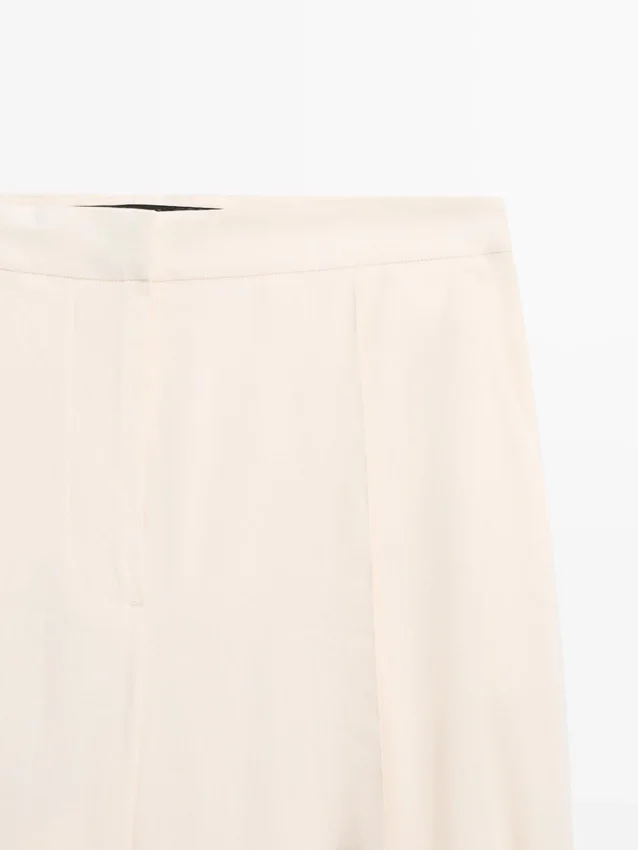 Fließende Hose mit Barrel-Passform Fließende Hose mit Barrel-Passform