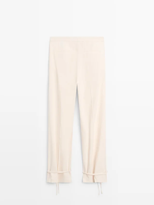 Fließende Hose mit Barrel-Passform Fließende Hose mit Barrel-Passform