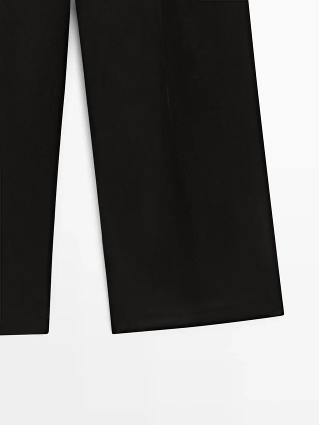 Fließende Hose mit Falten Fließende Hose mit Falten
