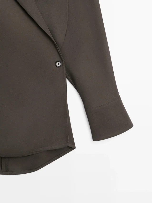 Fließendes Overshirt mit doppelter Knopfleiste Fließendes Overshirt mit doppelter Knopfleiste
