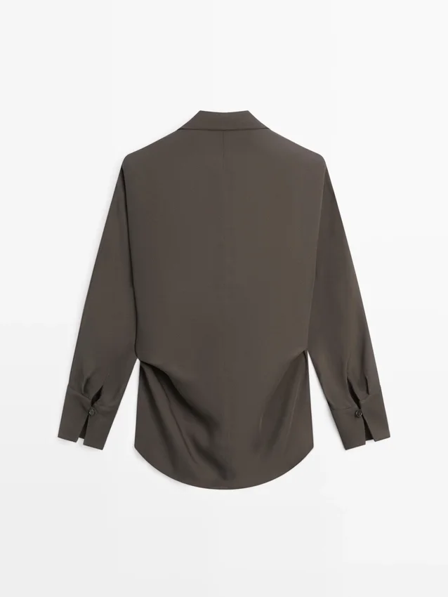 Fließendes Overshirt mit doppelter Knopfleiste Fließendes Overshirt mit doppelter Knopfleiste