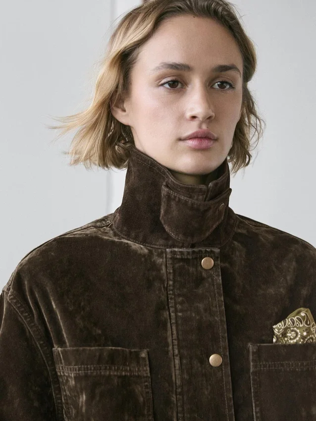Flock-Jeansjacke mit Kragen Flock-Jeansjacke mit Kragen