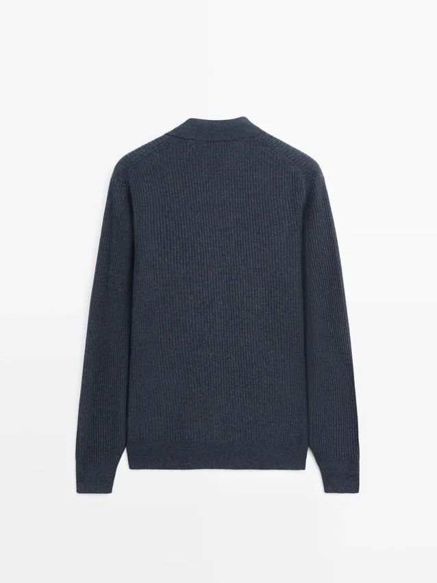 Gerippte Cardigan mit Knöpfen Gerippte Cardigan mit Knöpfen