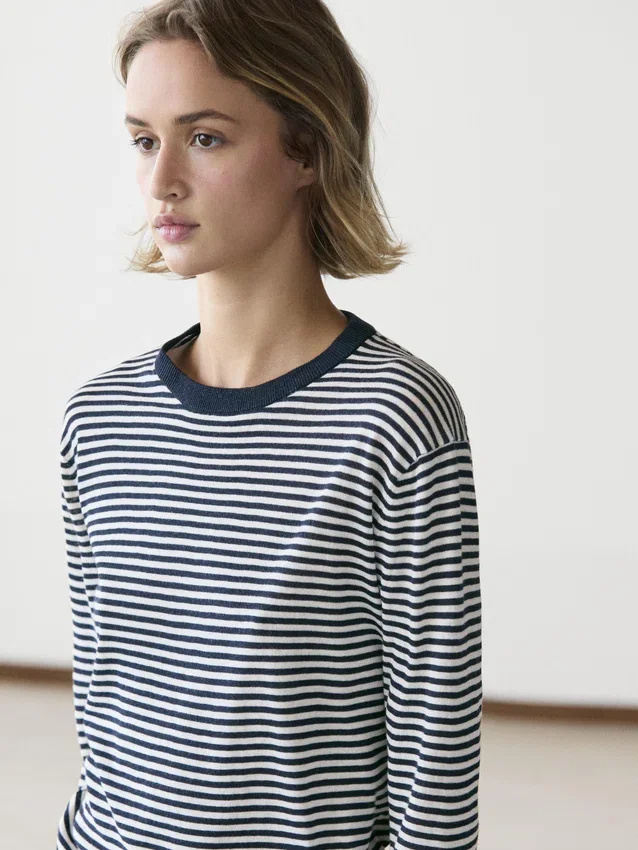 Gestreifter Strickpullover aus Baumwolle und Seide Gestreifter Strickpullover aus Baumwolle und Seide