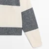 Gestreifter Strickpullover mit Poloshirt-Kragen Gestreifter Strickpullover mit Poloshirt-Kragen