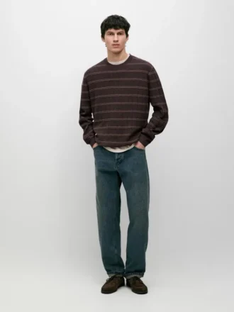 Gestreifter Strickpullover mit Rundhalsausschnitt Gestreifter Strickpullover mit Rundhalsausschnitt