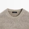 Gestreifter Strickpullover mit Rundhalsausschnitt Gestreifter Strickpullover mit Rundhalsausschnitt