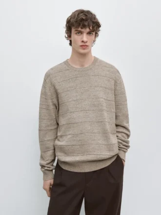 Gestreifter Strickpullover mit Rundhalsausschnitt Gestreifter Strickpullover mit Rundhalsausschnitt