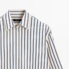 Gestreiftes Hemd aus 100 % Baumwolle Gestreiftes Hemd aus 100 % Baumwolle