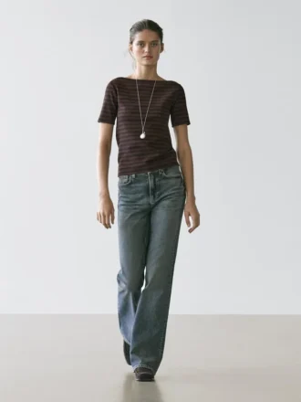 Gestreiftes Kurzarm-T-Shirt mit U-Boot-Ausschnitt Gestreiftes Kurzarm-T-Shirt mit U-Boot-Ausschnitt
