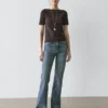 Gestreiftes Kurzarm-T-Shirt mit U-Boot-Ausschnitt Gestreiftes Kurzarm-T-Shirt mit U-Boot-Ausschnitt
