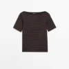 Gestreiftes Kurzarm-T-Shirt mit U-Boot-Ausschnitt Gestreiftes Kurzarm-T-Shirt mit U-Boot-Ausschnitt