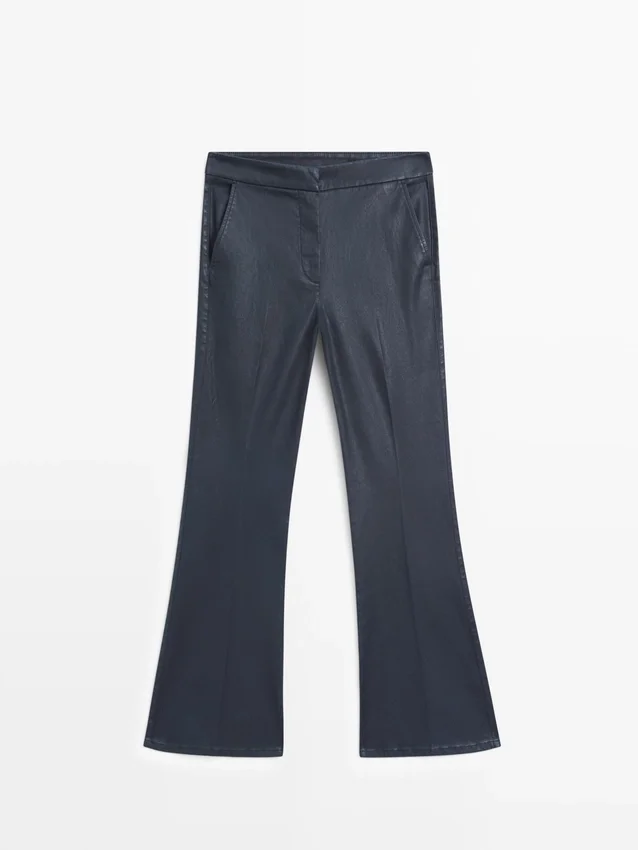 Gewachste Hose mit ausgestelltem Schnitt Gewachste Hose mit ausgestelltem Schnitt