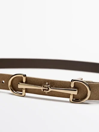 Gürtel aus gespaltenem Wildleder im Equestrian-Stil