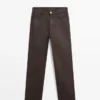 Hoch taillierte, gerade geschnittene, gewachste Hose Hoch taillierte, gerade geschnittene, gewachste Hose