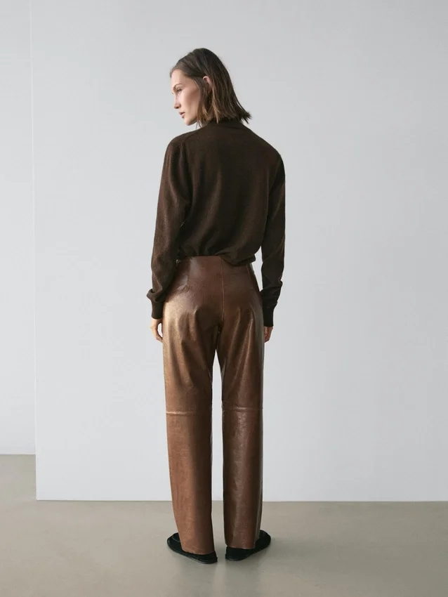 Hose aus glänzendem Nappaleder Hose aus glänzendem Nappaleder