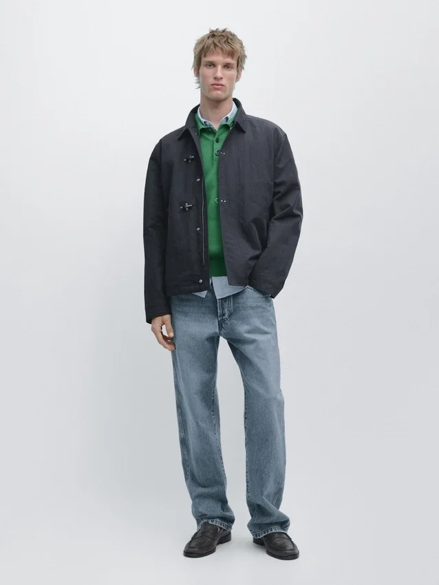 Jacke aus Baumwollmischgewebe mit Knebelverschluss Jacke aus Baumwollmischgewebe mit Knebelverschluss