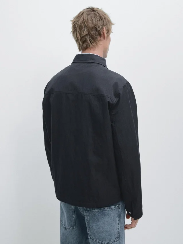 Jacke aus Baumwollmischgewebe mit Knebelverschluss Jacke aus Baumwollmischgewebe mit Knebelverschluss