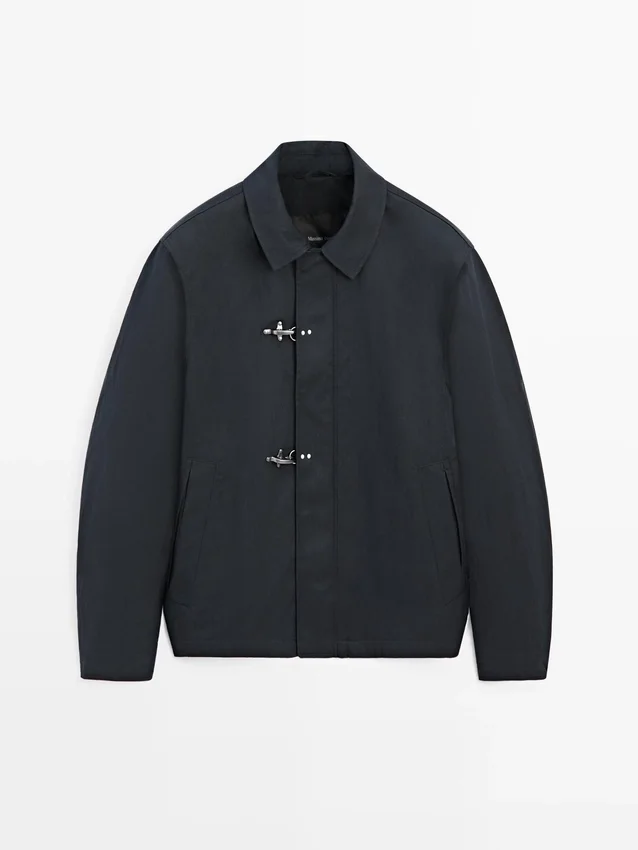 Jacke aus Baumwollmischgewebe mit Knebelverschluss Jacke aus Baumwollmischgewebe mit Knebelverschluss