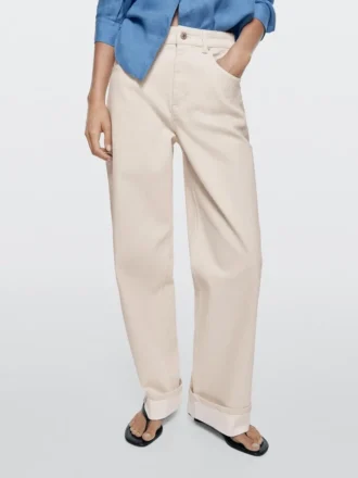 Jeans mit geradem Bein und umgeschlagenem Saum