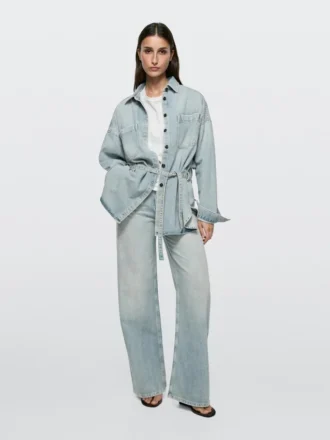 Jeans mit hoher Taille und Barrel-Passform
